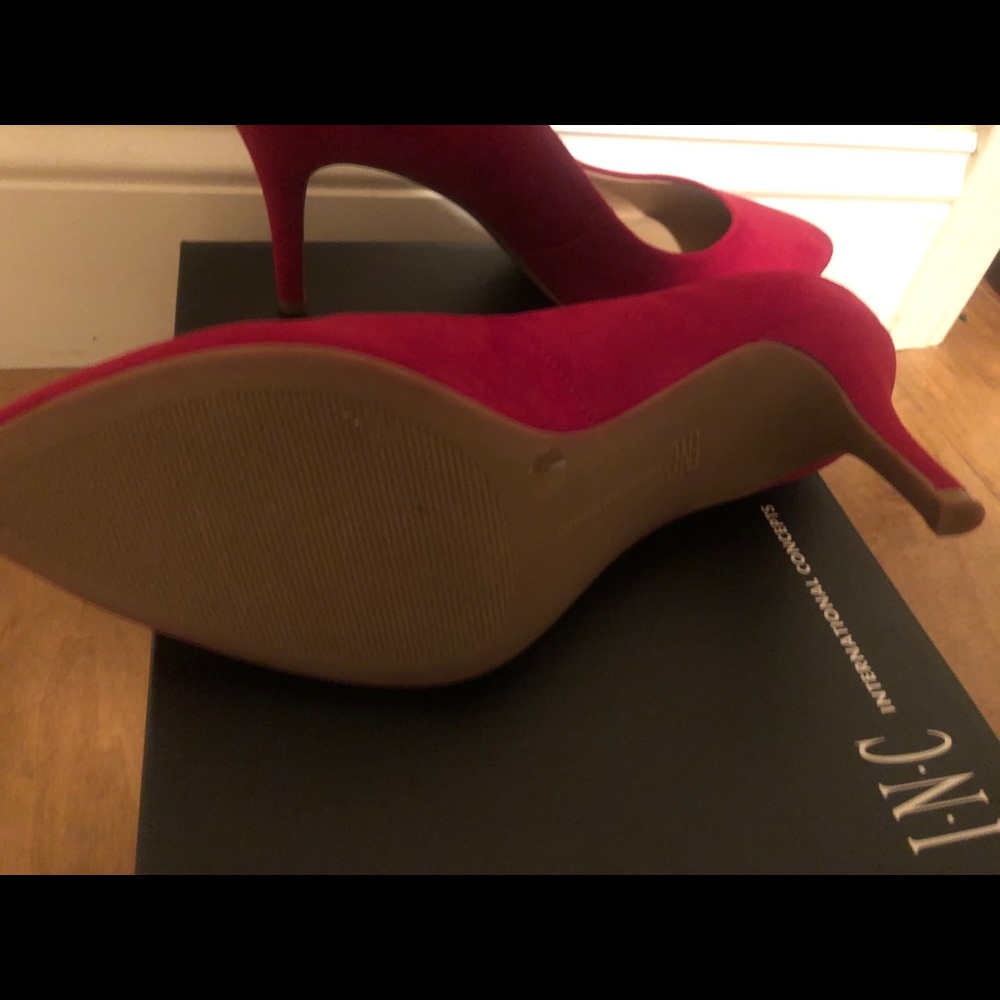 INC Pumps - Picture 2 of 2